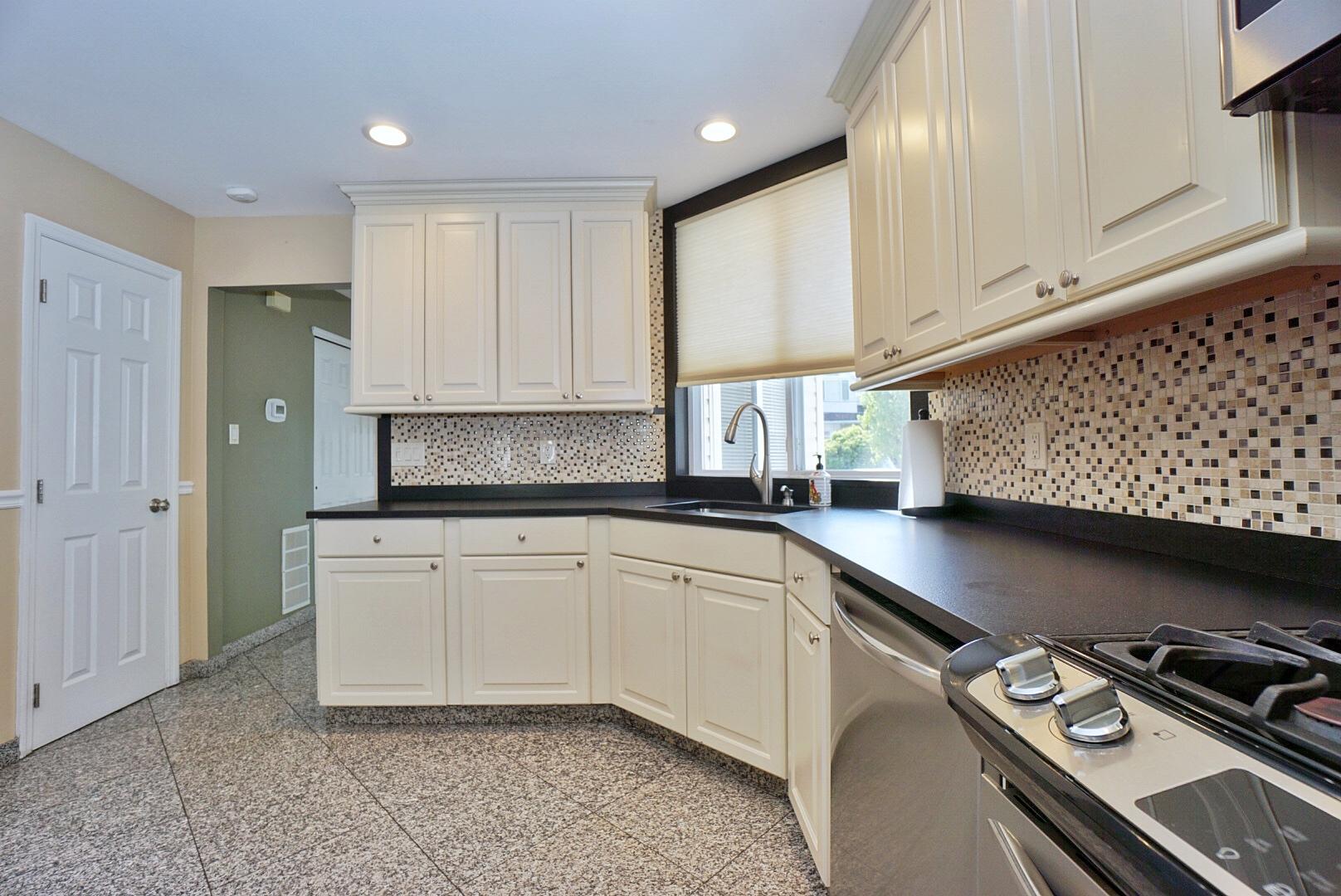 62 Seguine Loop Staten Island, NY 10309 - Photo 8 of 37 Photo Apr 27, 3 09 54 PM