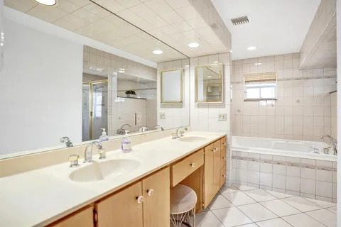$1,650,000 | 4240 Northeast 28th Avenue, Fort Lauderdale, FL 33308