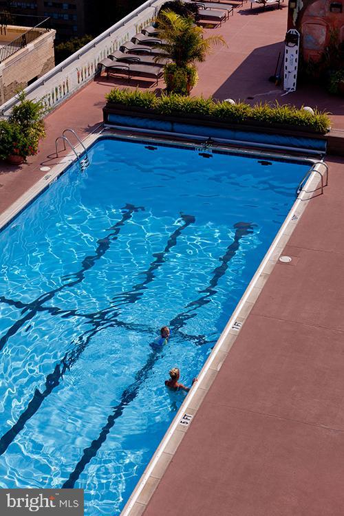 224-30 West Rittenhouse Square, Unit 1403 Philadelphia, PA 19103 - Photo 18 of 24 Rooftop Pool