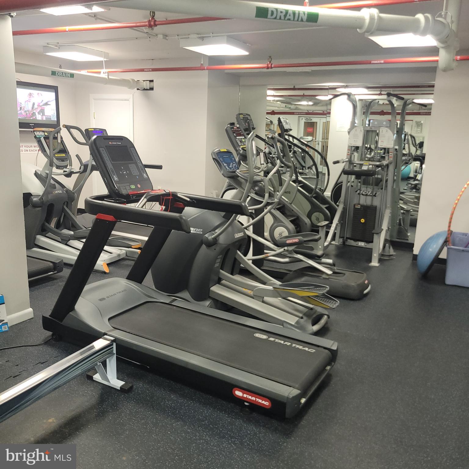 224-30 West Rittenhouse Square, Unit 1403 Philadelphia, PA 19103 - Photo 19 of 24 Gym