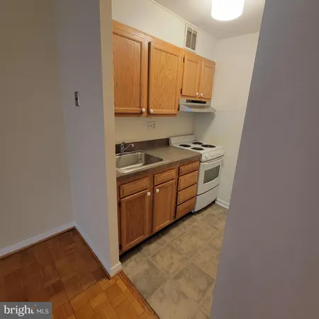 $1,425 | 224-30 West Rittenhouse Square, Unit 1403, Philadelphia, PA 19103