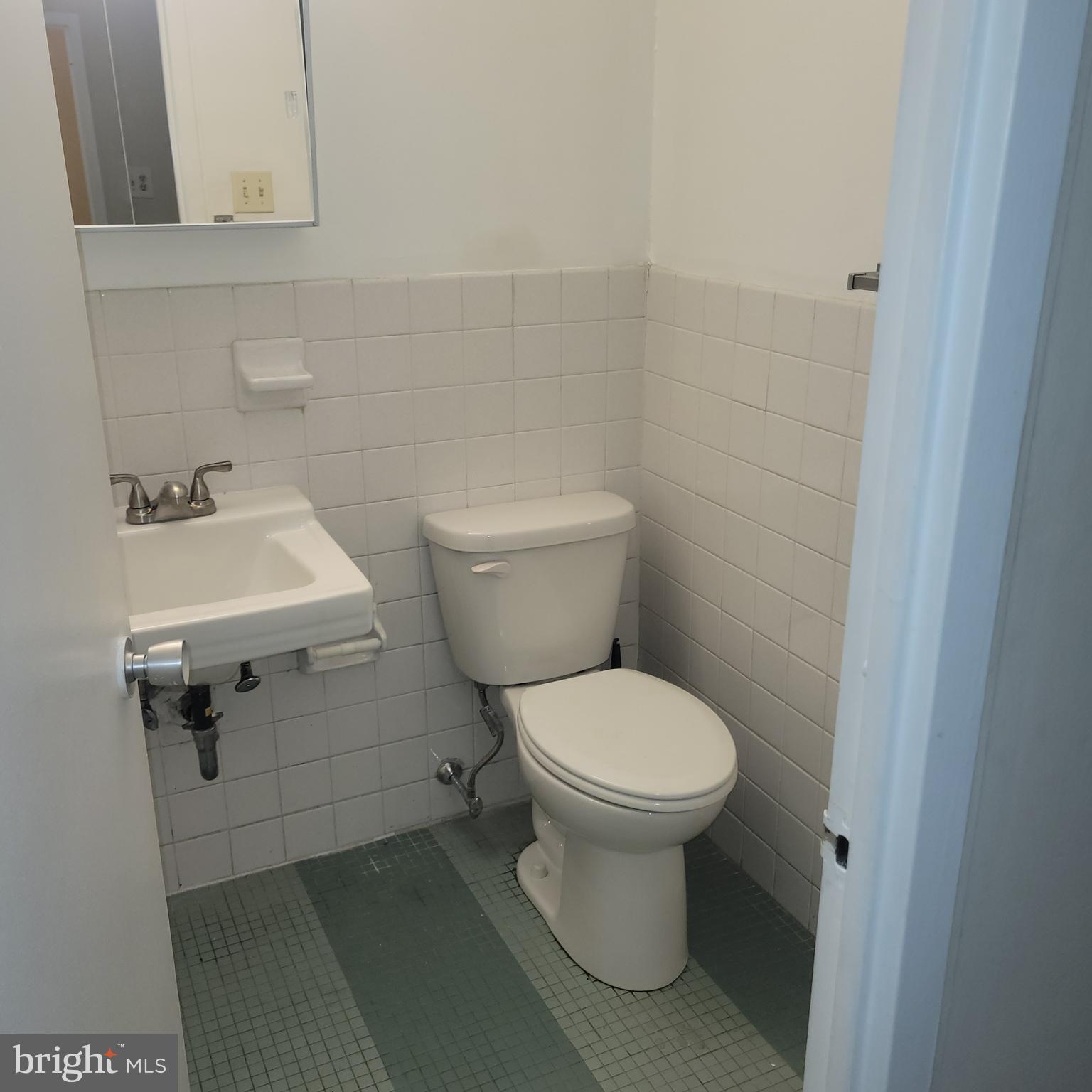 224-30 West Rittenhouse Square, Unit 1403 Philadelphia, PA 19103 - Photo 10 of 24 Bath