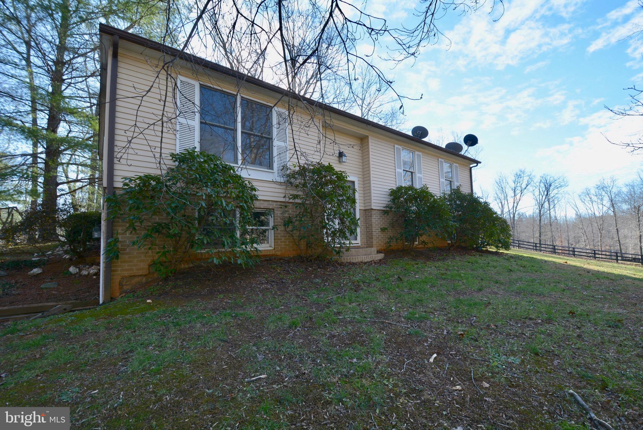 5576 Keyser Road Hume, VA 22639 - Photo 4 of 46 Gallery Image 4