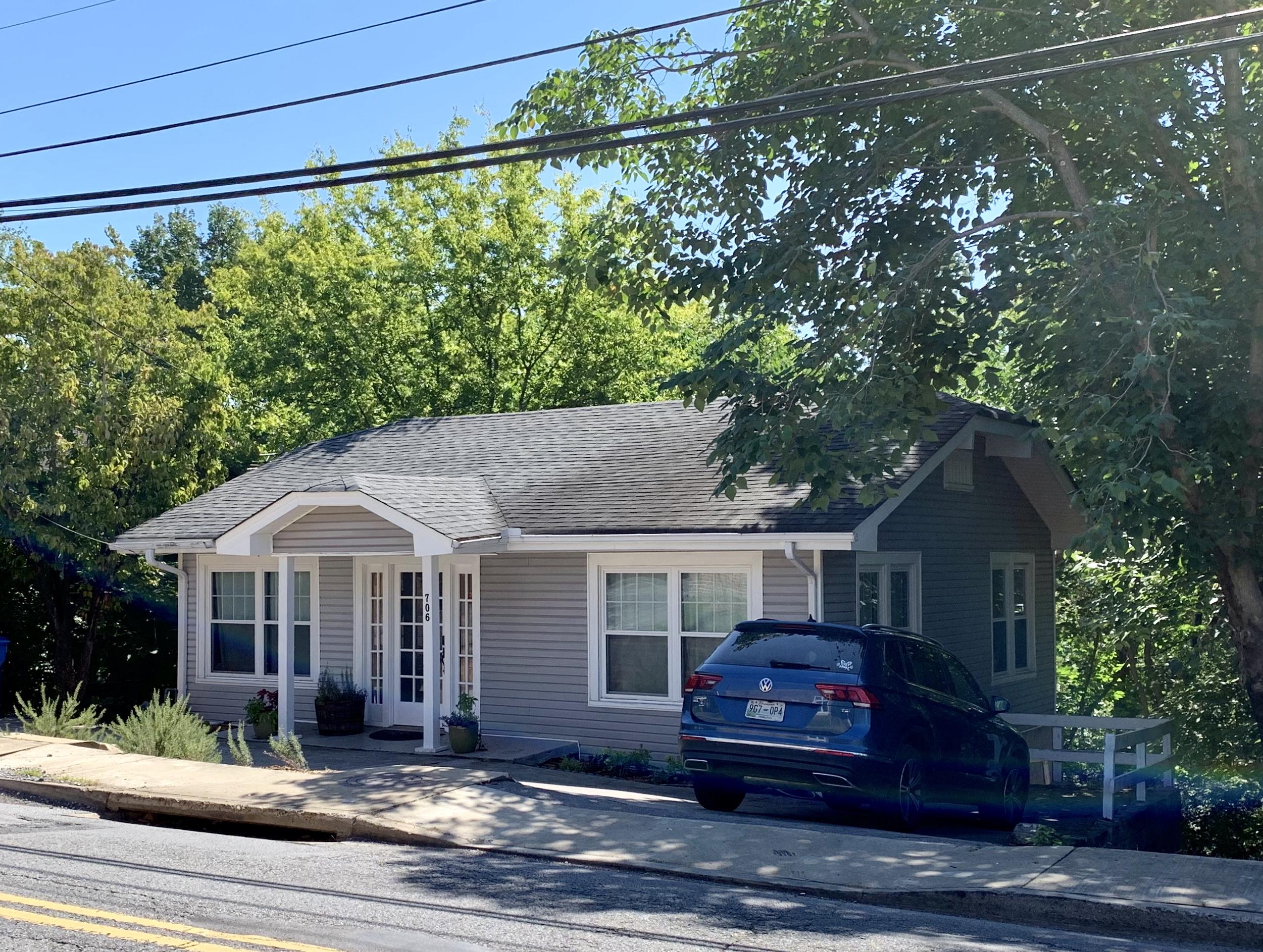706 Old Dallas Road Chattanooga, TN 37405 - Photo 3 of 26 2019-08-31 11.38.26-1
