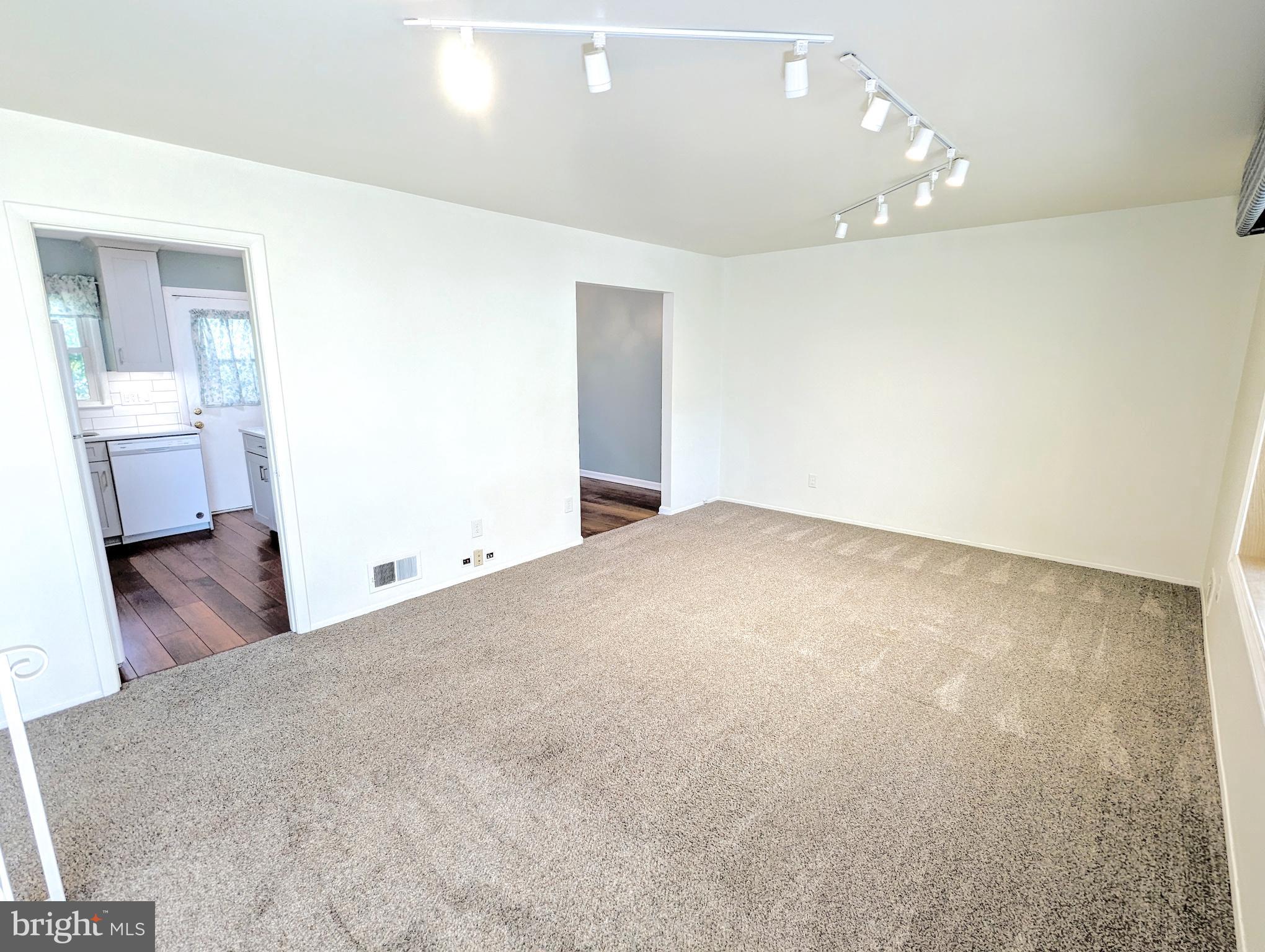 4015 Lees Corner Road Chantilly, VA 20151 - Photo 6 of 21