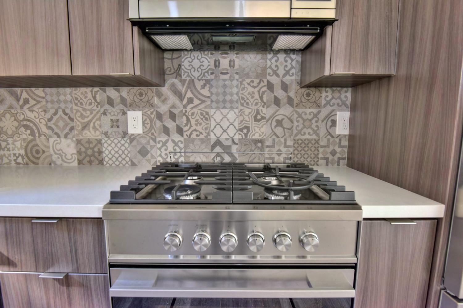 251 Middlefield Road Palo Alto, CA 94301 - Photo 19 of 76 a close view of stove