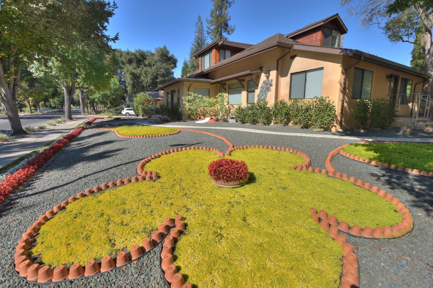 251 Middlefield Road Palo Alto, CA 94301 - Photo 4 of 76 a view of a house with swimming pool and a porch