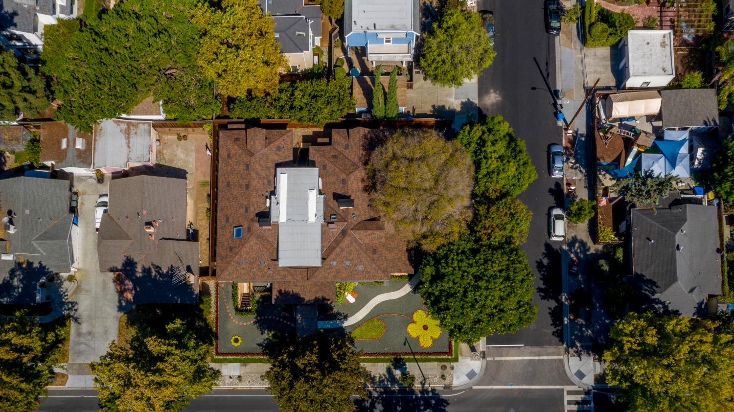 251 Middlefield Road Palo Alto, CA 94301 - Photo 63 of 76 an aerial view of residential houses with outdoor space