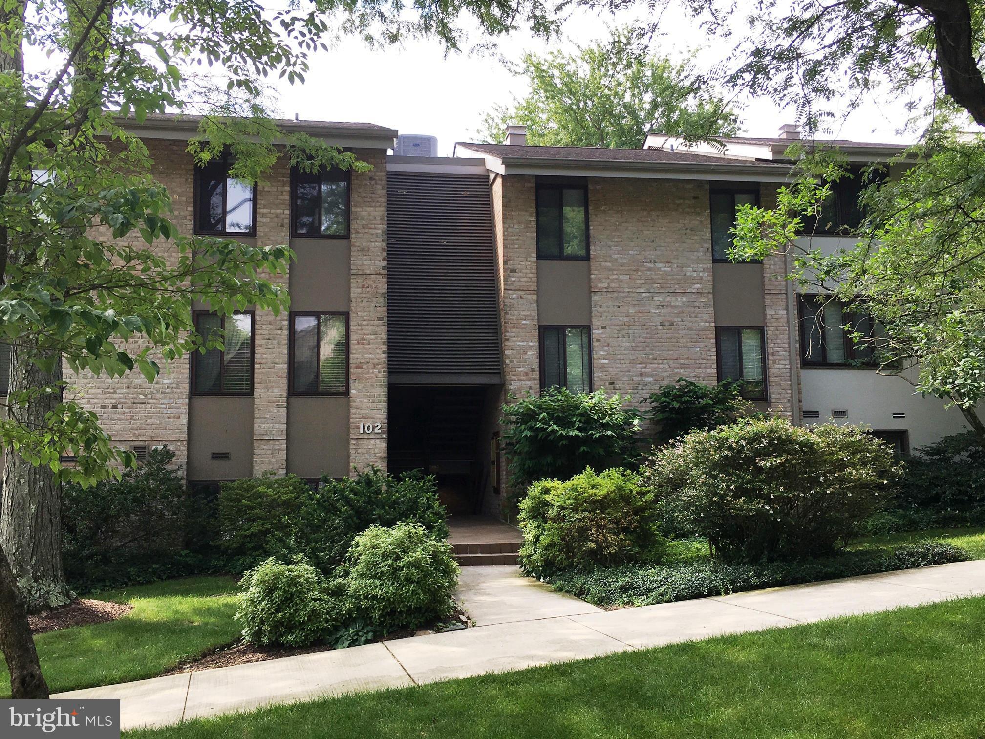 102 Cross Keys Road, Unit R102A Baltimore, MD 21210 - Photo 15 of 21 Exterior (Front)
