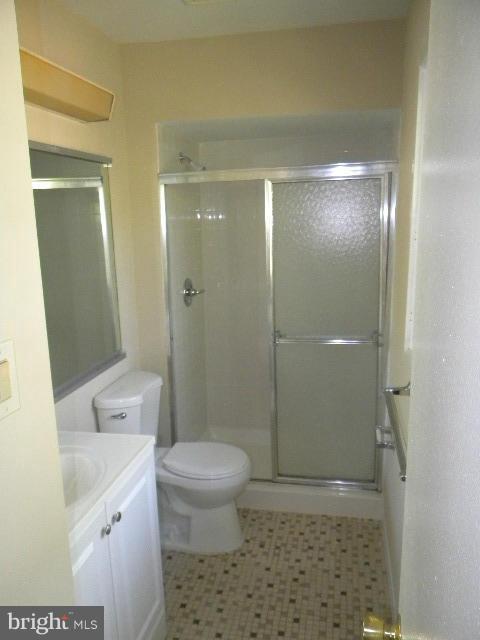 8717 Graystone Lane Laurel, MD 20708 - Photo 13 of 16 Bath (Master)