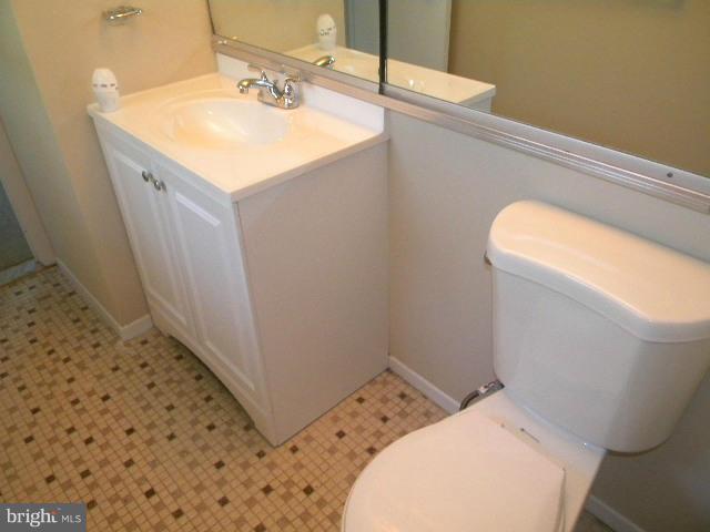 8717 Graystone Lane Laurel, MD 20708 - Photo 14 of 16 Bath (Master)