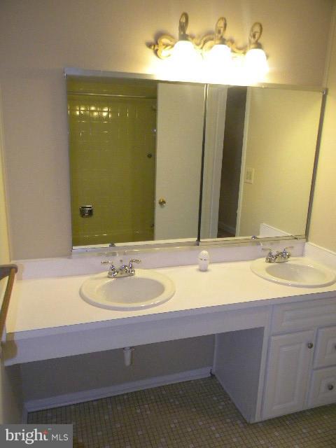 8717 Graystone Lane Laurel, MD 20708 - Photo 16 of 16 Hall Bath