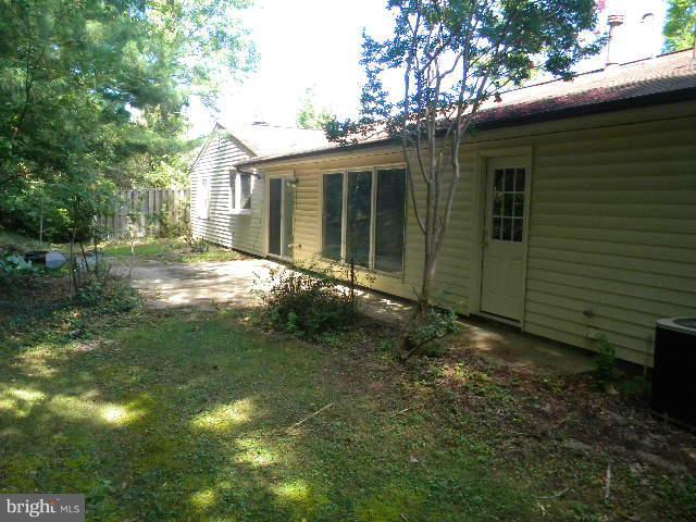 8717 Graystone Lane Laurel, MD 20708 - Photo 5 of 16 Exterior (Rear)