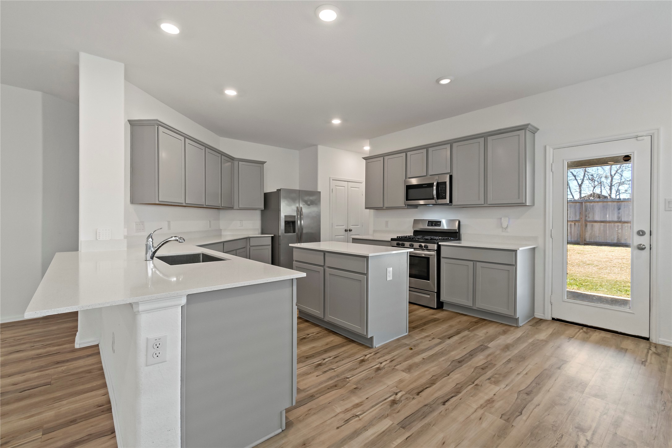 4818 Penton Meadow Lane Rosharon, TX 77583 - Photo 14 of 41