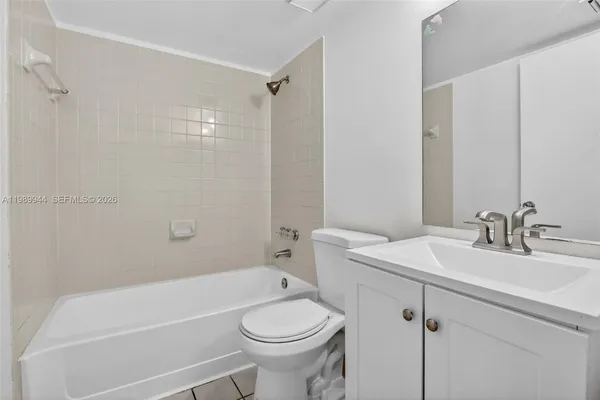 $2,350 | 400 Palm Circle West, Unit 306, Pembroke Pines, FL 33025