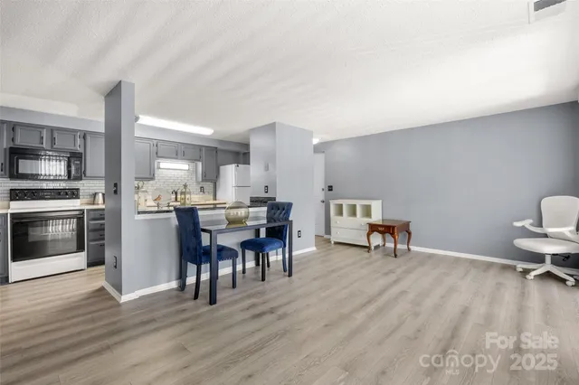 $170,000 | 1634 Arlyn Circle, Unit J, Charlotte, NC 28213