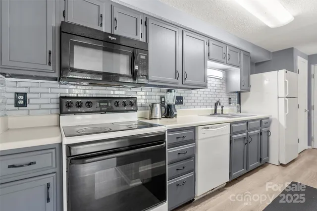 $170,000 | 1634 Arlyn Circle, Unit J, Charlotte, NC 28213