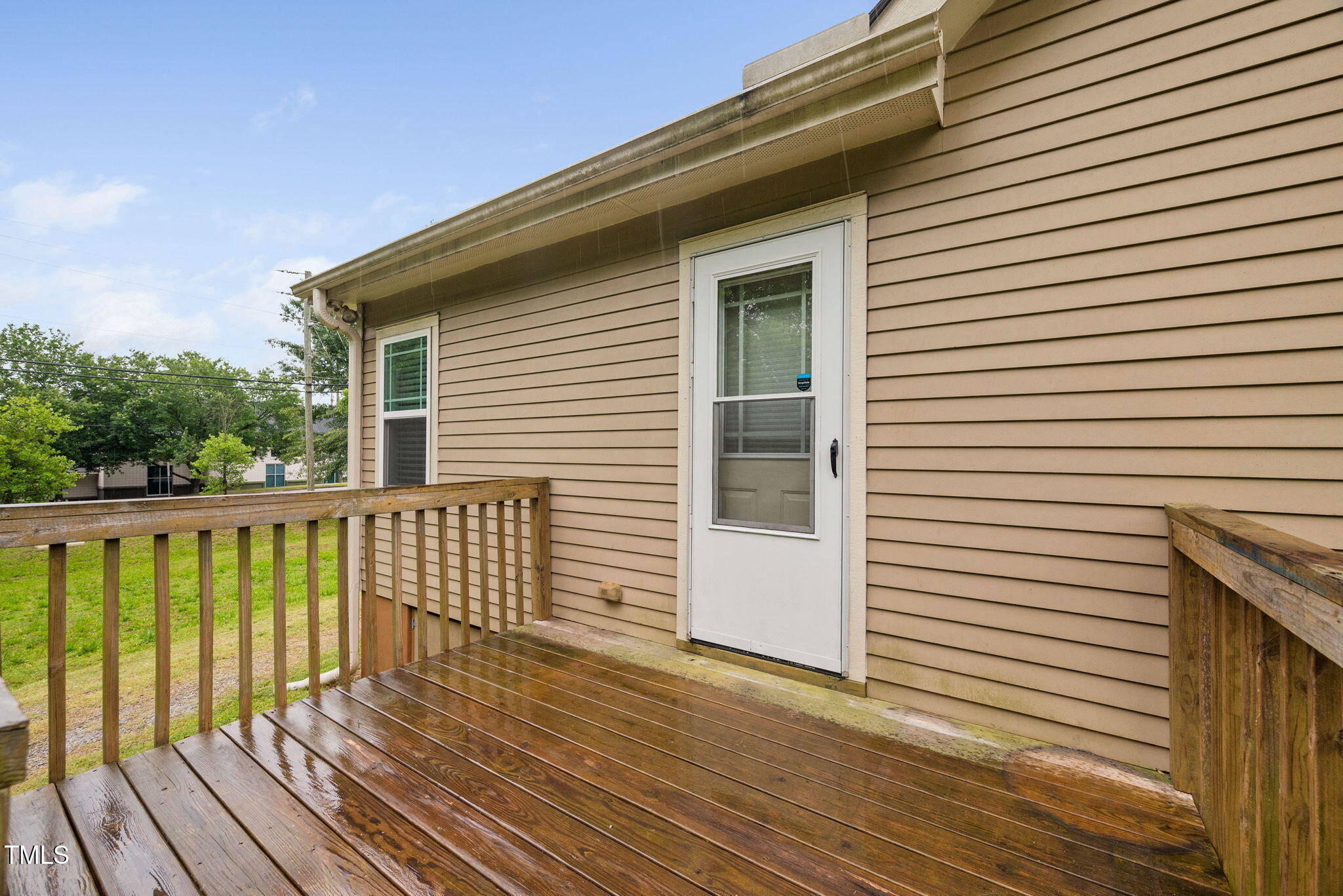 325 Martin Luther King Jr Boulevard Raleigh, NC 27601 - Photo 25 of 32 a view of a balcony with wooden floor
