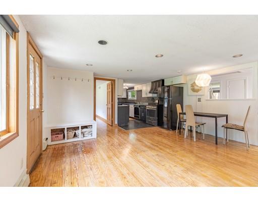 13 Summit Road Saugus, MA 01906 - Photo 9 of 31 Gallery Image 9