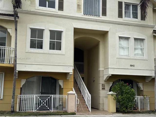 $2,800 | 8842 West Flagler Street, Unit 208, Miami, FL 33174