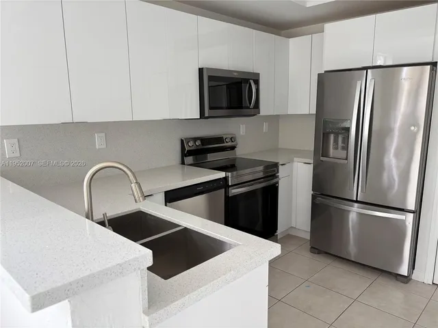 $2,800 | 8842 West Flagler Street, Unit 208, Miami, FL 33174