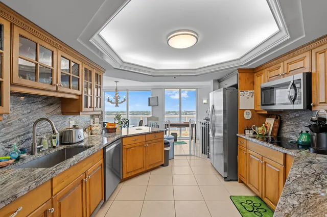 $9,000 | 1617 North Flagler Drive, Unit 11B, West Palm Beach, FL 33407