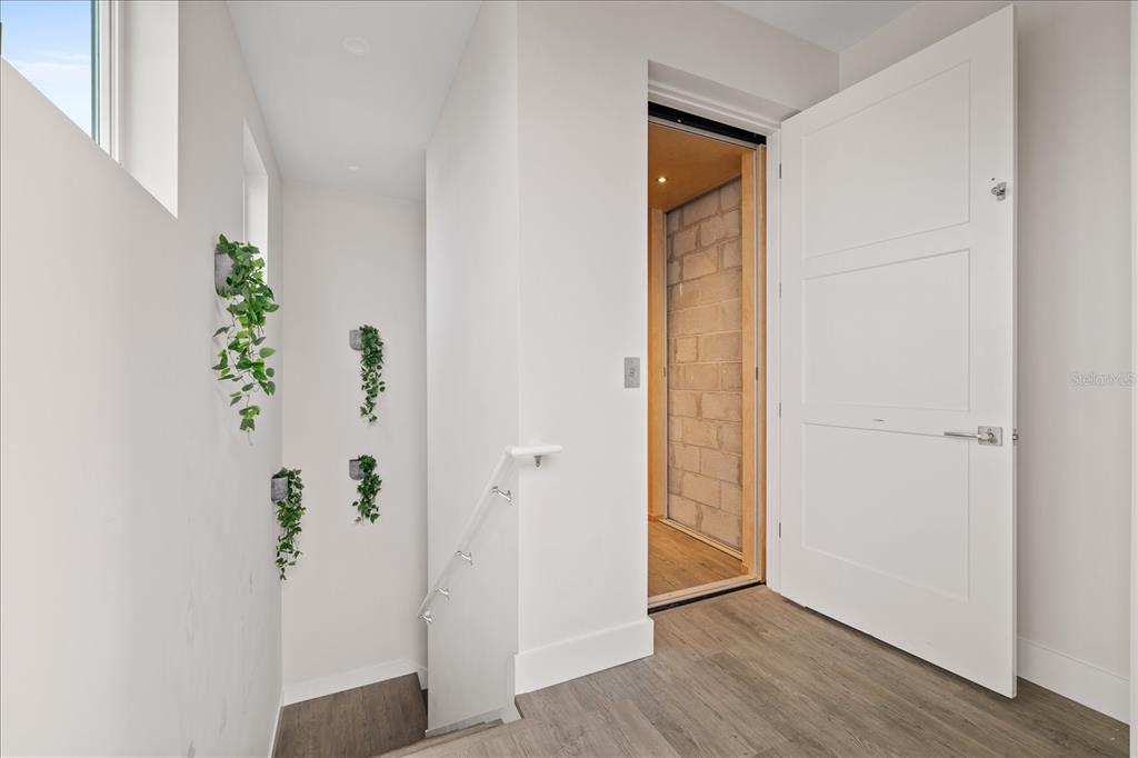 623 Petit Way Largo, FL 33770 - Photo 45 of 54