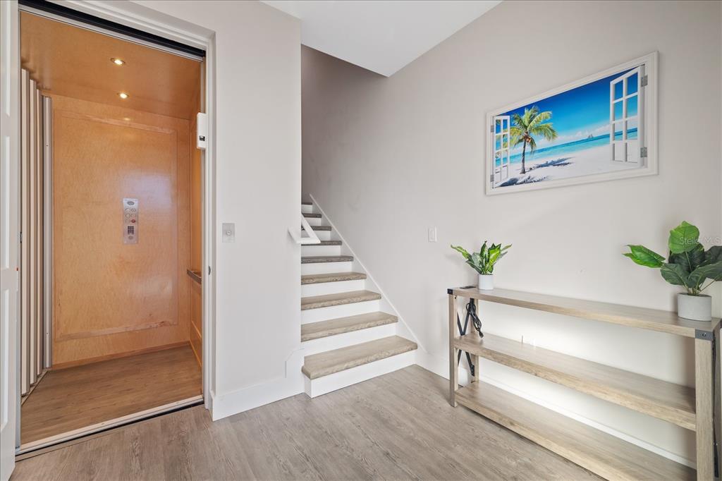 623 Petit Way Largo, FL 33770 - Photo 10 of 54