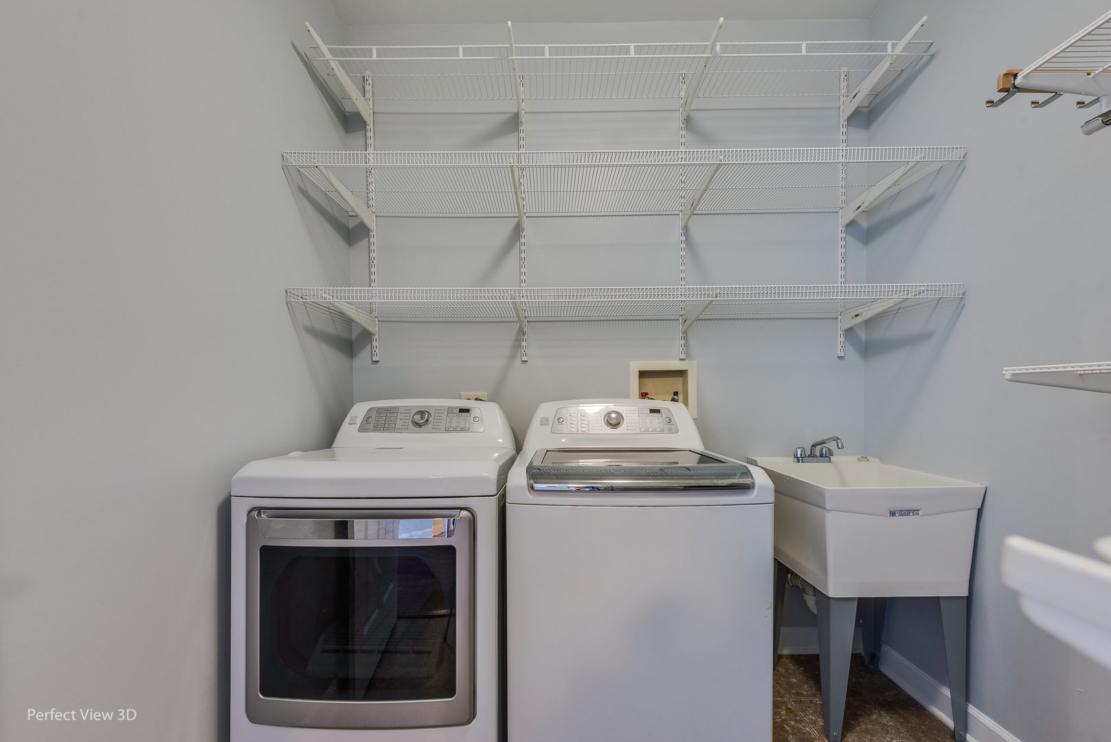 77 North Wolf Road, Unit 601 Northlake, IL 60164 - Photo 19 of 19 a utility room with dryer and washer