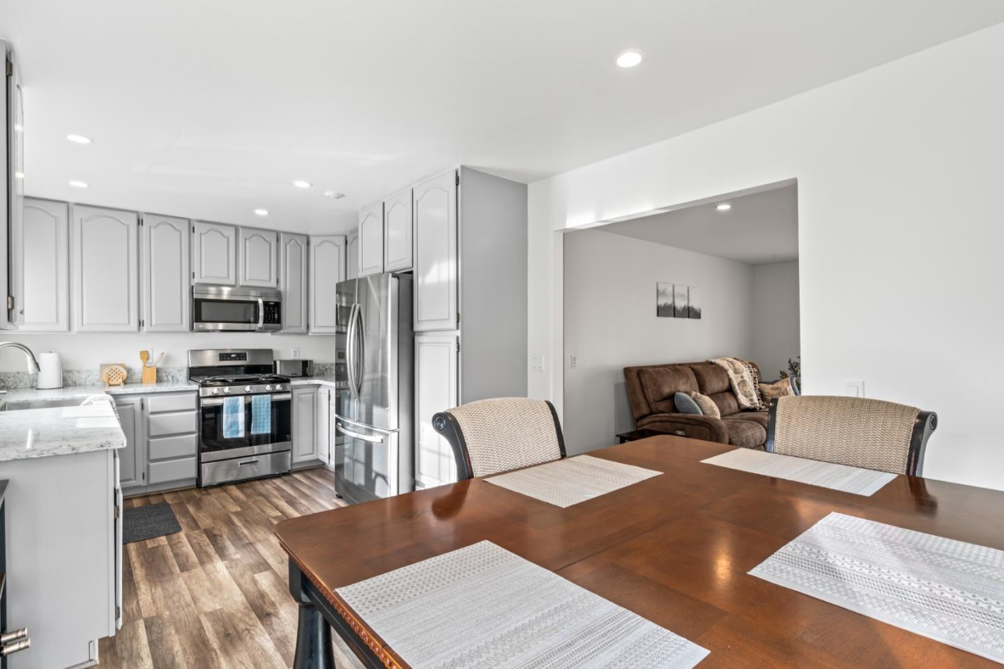 804 Prairie Creek Drive Pacifica, CA 94044 - Photo 12 of 64