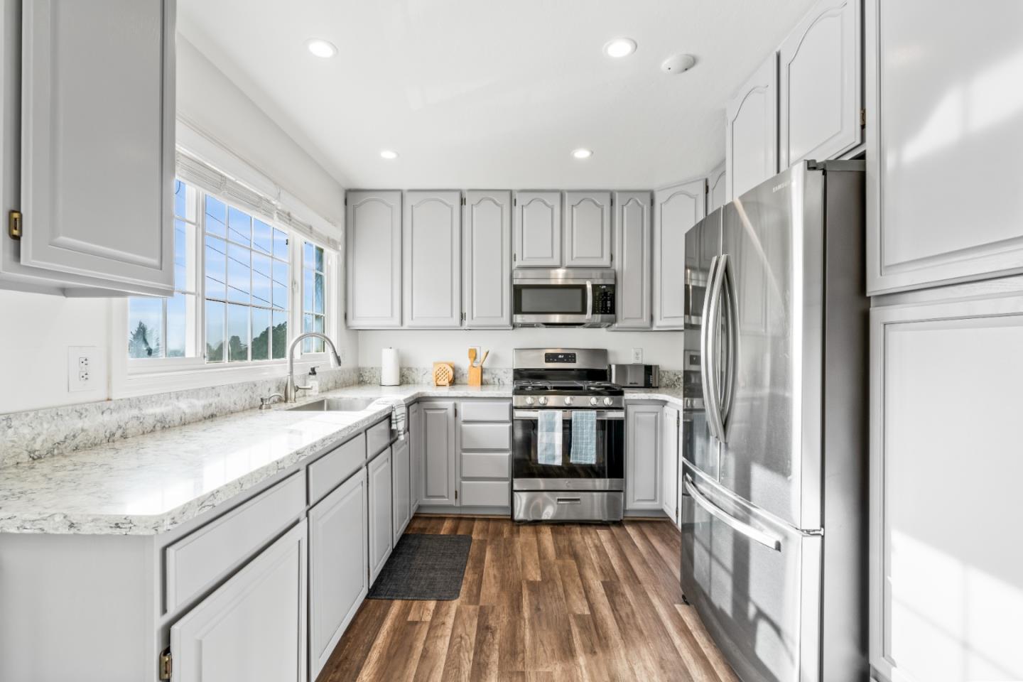 804 Prairie Creek Drive Pacifica, CA 94044 - Photo 9 of 64