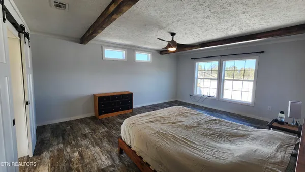 $499,900 | 2695 Leslie Road, Burkesville, KY 42717