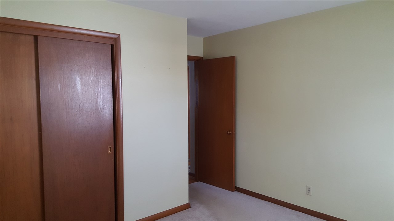 3124 Highcrest Road Rockford, IL 61107 - Photo 9 of 10 Gallery Image 9