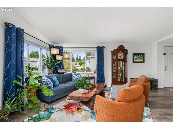 $210,000 | 4055 Royal Avenue, Unit 22, Eugene, OR 97402