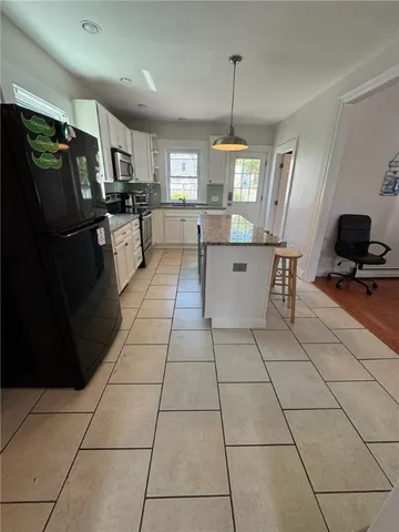 $3,900 | 20 Narragansett Avenue, Newport, RI 02840