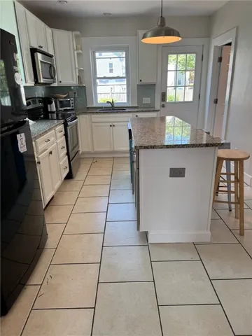 $3,900 | 20 Narragansett Avenue, Newport, RI 02840