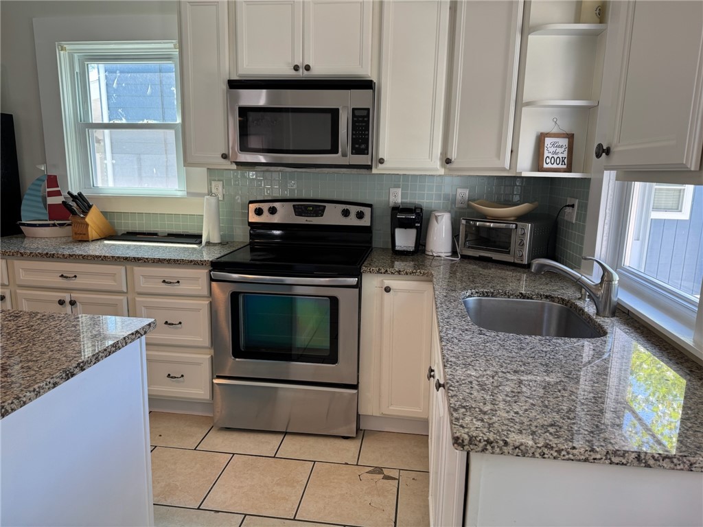 20 Narragansett Avenue Newport, RI 02840 - Photo 17 of 31