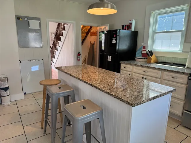 $3,900 | 20 Narragansett Avenue, Newport, RI 02840