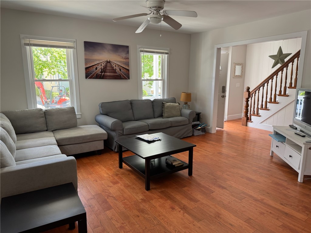 20 Narragansett Avenue Newport, RI 02840 - Photo 4 of 31