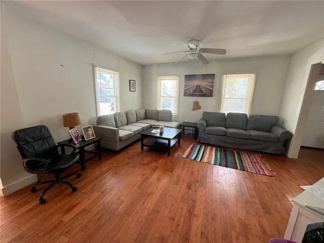 $3,900 | 20 Narragansett Avenue, Newport, RI 02840