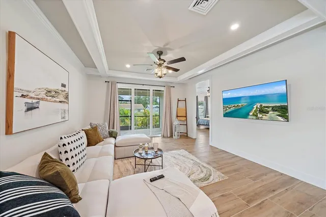 $794,000 | 1876 Livingstone Street, Sarasota, FL 34231