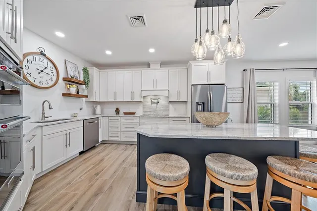 $794,000 | 1876 Livingstone Street, Sarasota, FL 34231