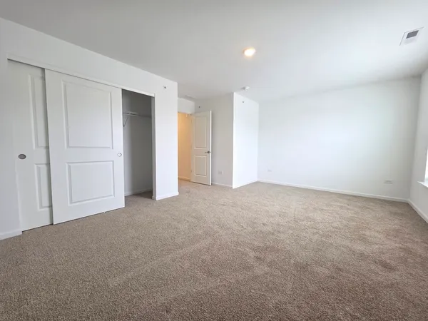 $2,799 | 458 Hathaway Lane, Oswego, IL 60543