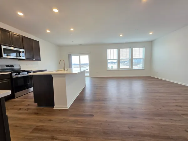 $2,799 | 458 Hathaway Lane, Oswego, IL 60543