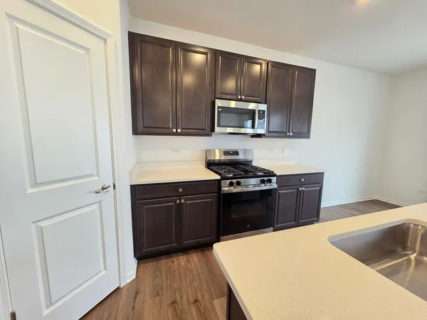 $2,799 | 458 Hathaway Lane, Oswego, IL 60543