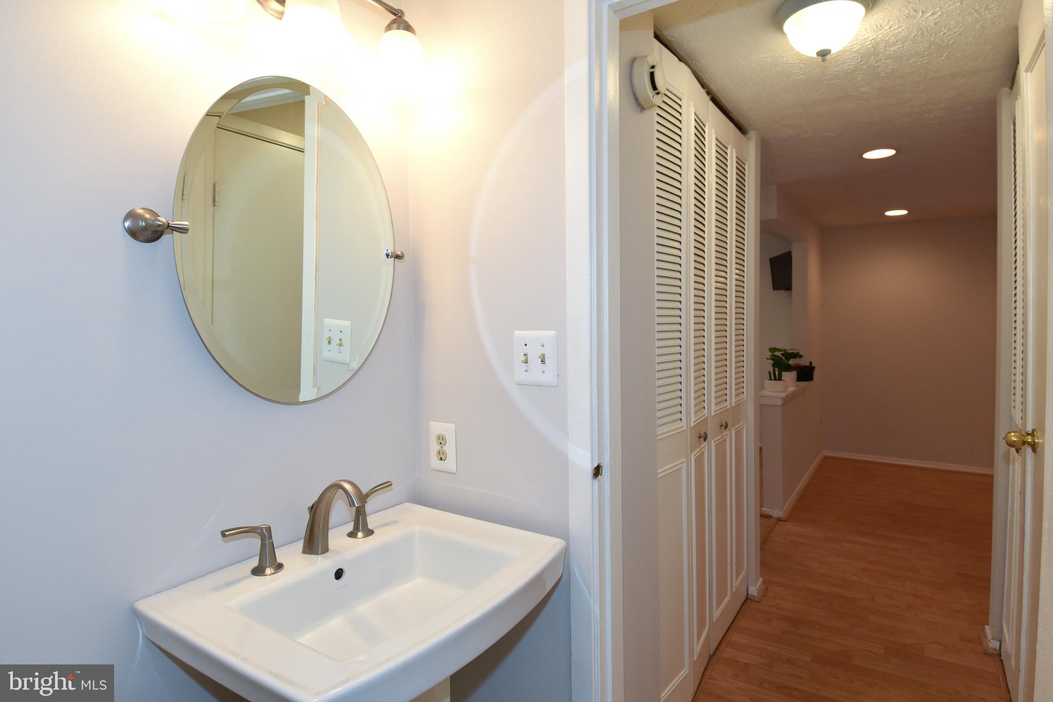 6115 Mantle Road Burke, VA 22015 - Photo 18 of 49 Gallery Image 18