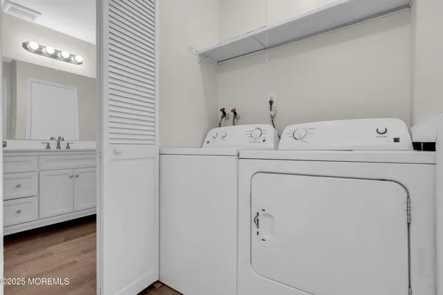 $2,200 | 27 Newport Court, Unit 239, Brick, NJ 08724