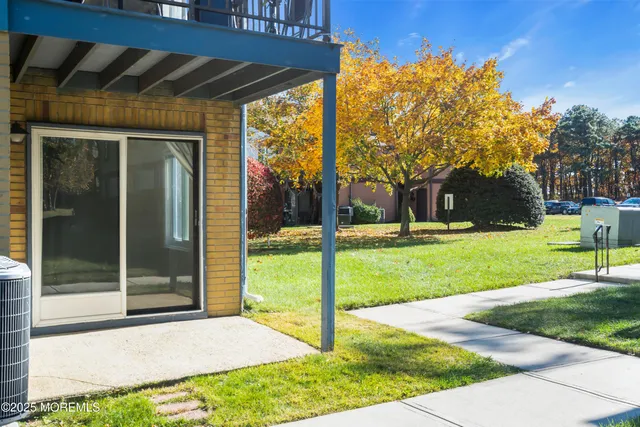 $2,200 | 27 Newport Court, Unit 239, Brick, NJ 08724
