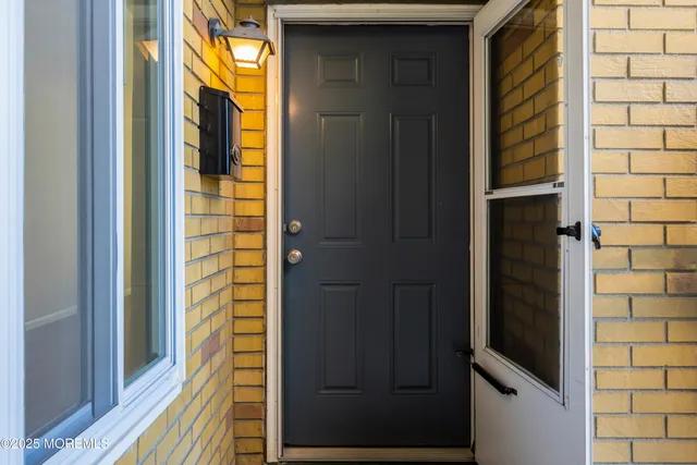 $2,200 | 27 Newport Court, Unit 239, Brick, NJ 08724