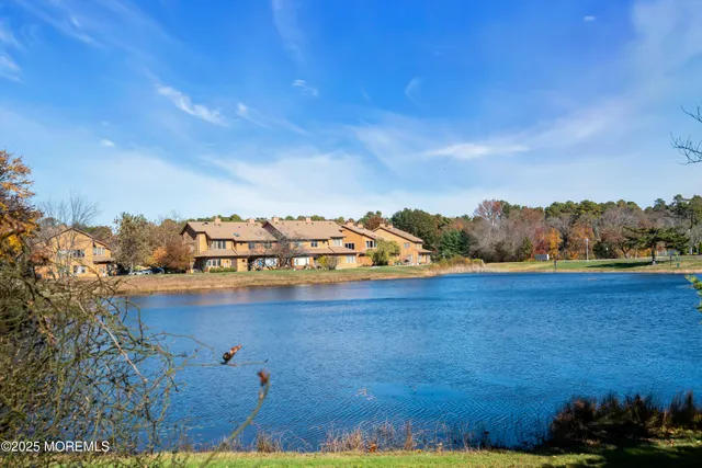 $2,200 | 27 Newport Court, Unit 239, Brick, NJ 08724